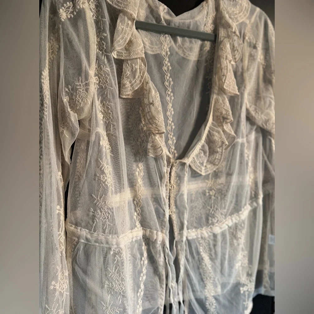 Scully Cream Lace Women's Top - Picture 2 of 4